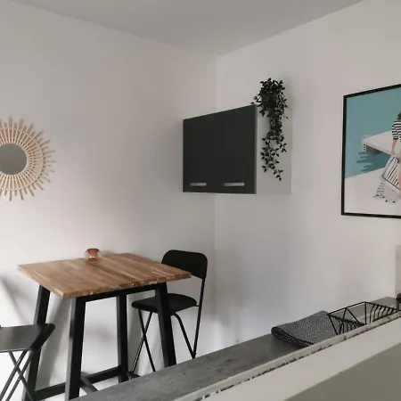 Studio Cosy Et Renove A 2 Pas Gare Centre - Rue * Reims