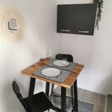 Studio Cosy Et Renove A 2 Pas Gare Centre - Rue *