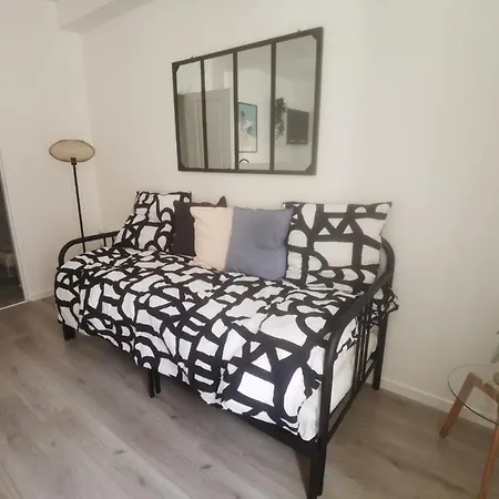 Apartment Studio Cosy Et Renove A 2 Pas Gare Centre - Rue Reims